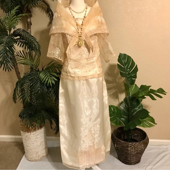 Beautiful Cream Beige Kimona Gown with matching Alampay, 3 pcs. Ma. Clara Style - Picture 11 of 16